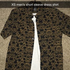 Short sleeve dress shirt